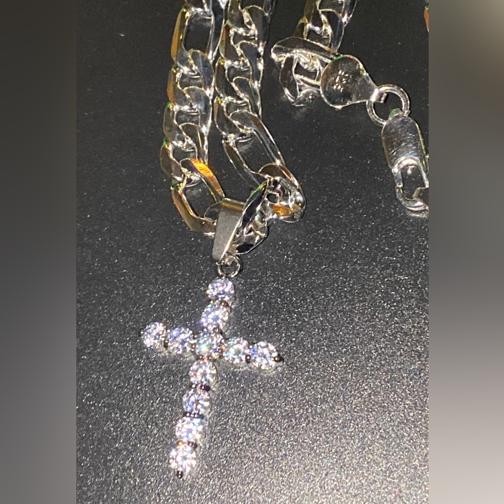 .925 SILVER FIGARO 7mm 24” LENGTH CZ STONE CROSS NEW !!
